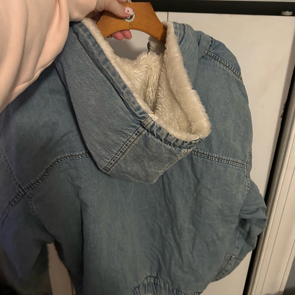 American Eagle Outfitters Denim Jacket with Faux Fur - Picture 2 of 4